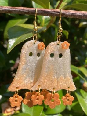 Floral Ghost Earrings Pearl and Gold